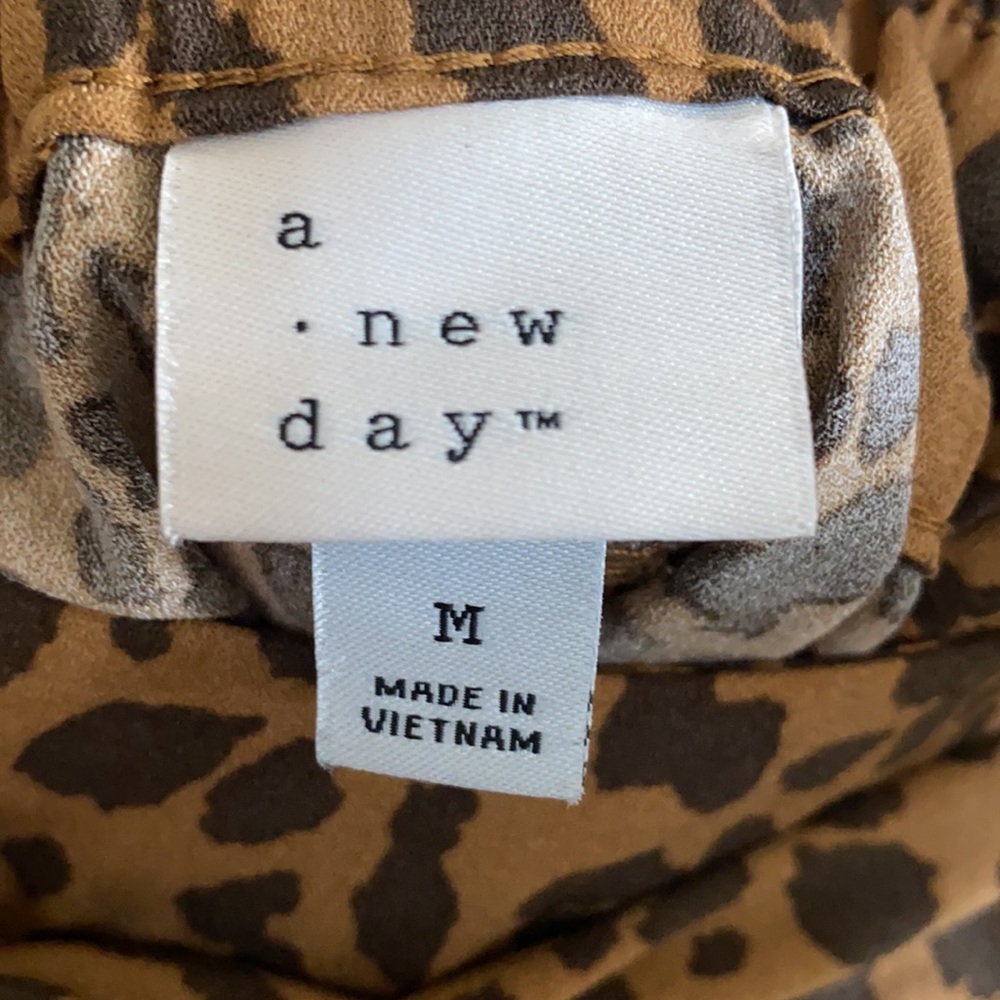 Leopard shorts - Picture 3 of 3